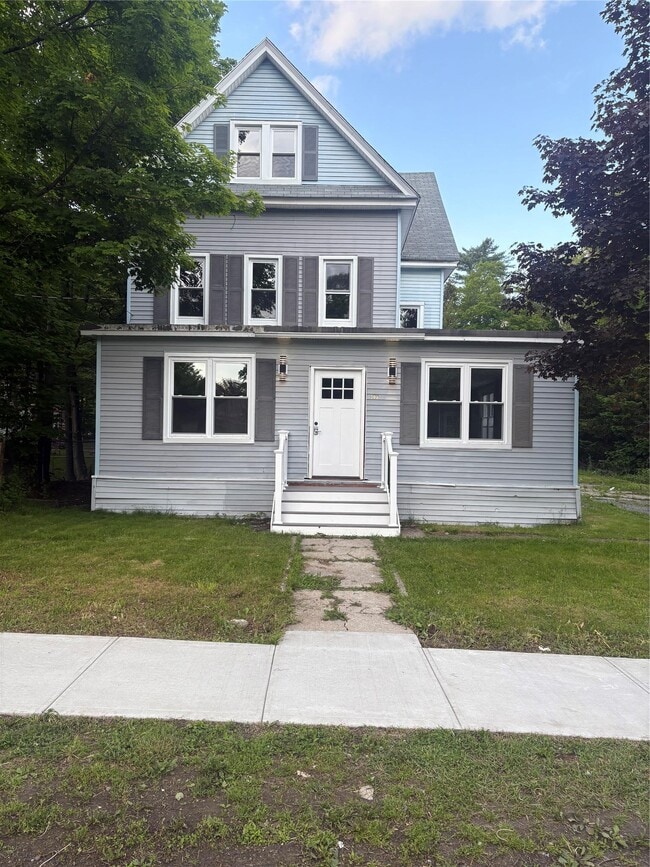 108 Pine St-Unit -Unit #3 in Wurtsboro, NY - Building Photo - Building Photo