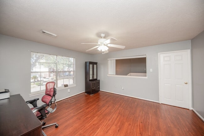 property at 8231 Chelsea Bend Ct