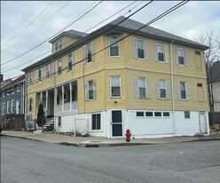 23-25 Austin St, Unit 1E in New Bedford, MA - Building Photo