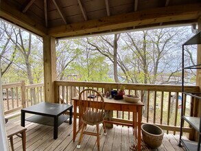 12 Logan St, Unit 2 in Boston, MA - Foto de edificio - Building Photo