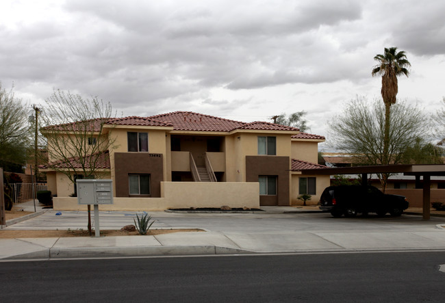 73692 Santa Rosa in Palm Desert, CA - Foto de edificio - Building Photo