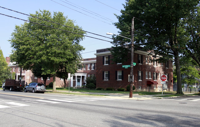 801 Butternut St NW in Washington, DC - Building Photo - Building Photo