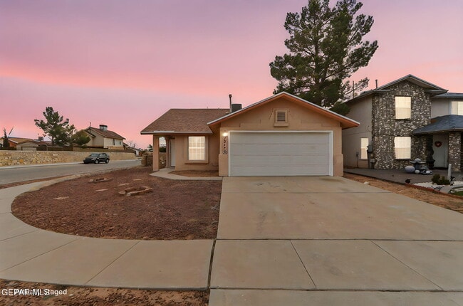 12130 Rd House Dr in El Paso, TX - Building Photo - Building Photo