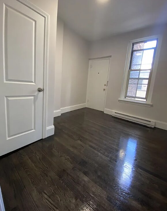 44 Clearway St, Unit 8 in Boston, MA - Foto de edificio - Building Photo