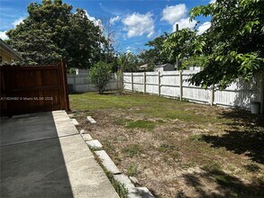 2161 41st St SW in Naples, FL - Building Photo - Building Photo