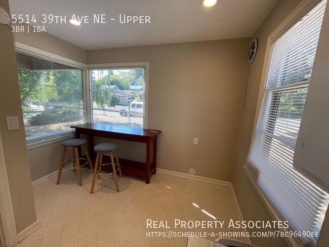 5514 39th Ave NE in Seattle, WA - Building Photo - Building Photo