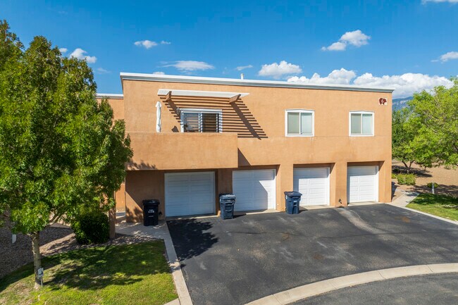 Oso Park Condominiums in Albuquerque, NM - Building Photo - Primary Photo