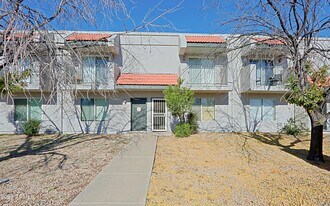 18239 N 40th St in Phoenix, AZ - Building Photo