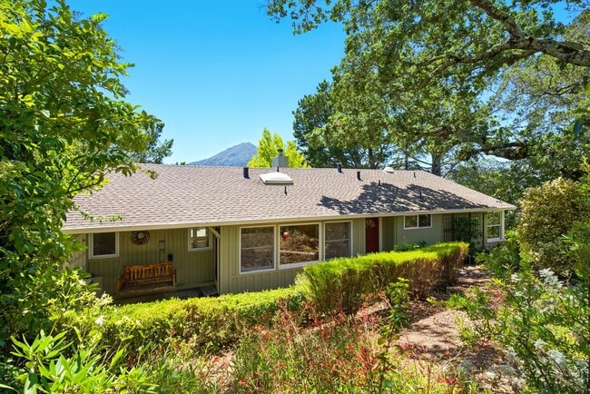 166 Vista Grande in Kentfield, CA - Building Photo - Building Photo