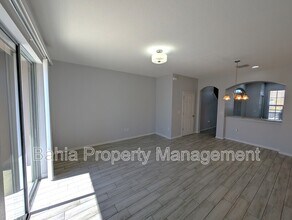 8955 Walnut Gable Ct in Riverview, FL - Building Photo - Building Photo