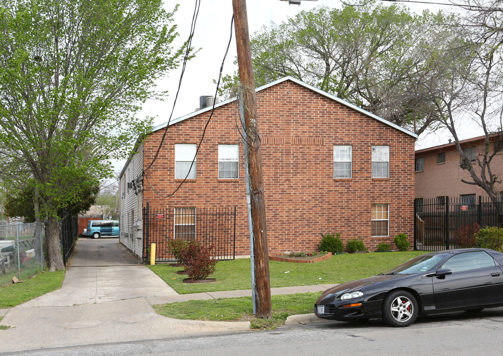 4911 Bryan St in Dallas, TX - Foto de edificio