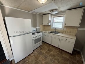 77 Massasoit St in Fall River, MA - Building Photo - Building Photo