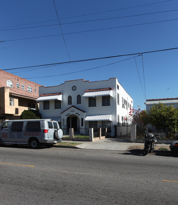 1206 N Edgemont St in Los Angeles, CA - Building Photo