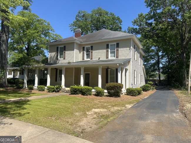property at 436 S 6th St