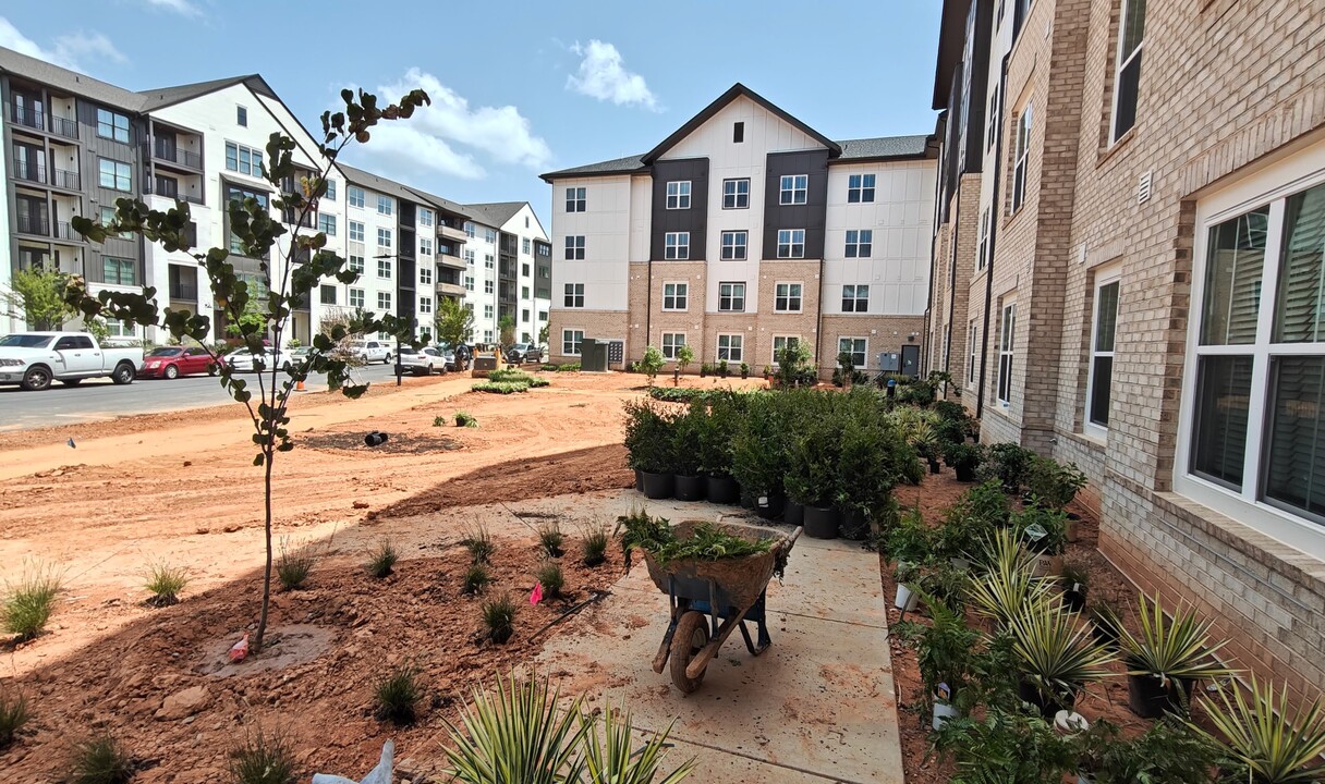 Balmore at Ballantyne in Charlotte, NC - Foto de edificio