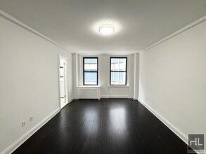 145 W 55th St in New York, NY - Building Photo - Building Photo
