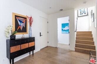 7584 W Skye Way in Los Angeles, CA - Building Photo - Building Photo