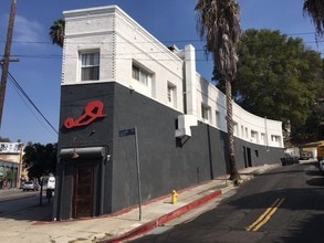 1101 Westerly Ter in Los Angeles, CA - Foto de edificio - Building Photo