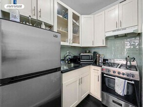 67 E 3rd St in New York, NY - Building Photo - Building Photo