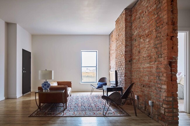 911 Madison Ave in Toledo, OH - Building Photo - Building Photo