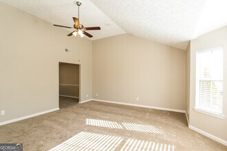 6650 Etterlee Dr in Stone Mountain, GA - Building Photo - Building Photo