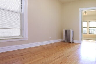 4740 N Ashland Ave, Unit 2R in Chicago, IL - Building Photo - Building Photo