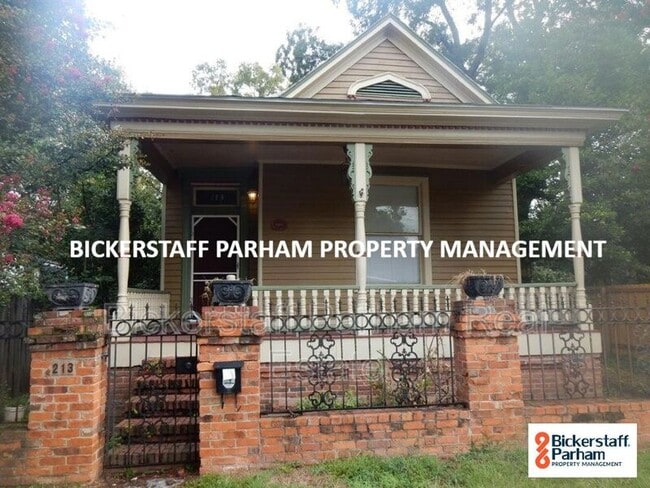 property at 213 Chapel St