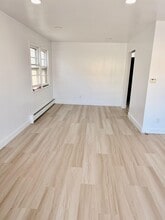 24 E 18th St in Bayonne, NJ - Building Photo - Building Photo