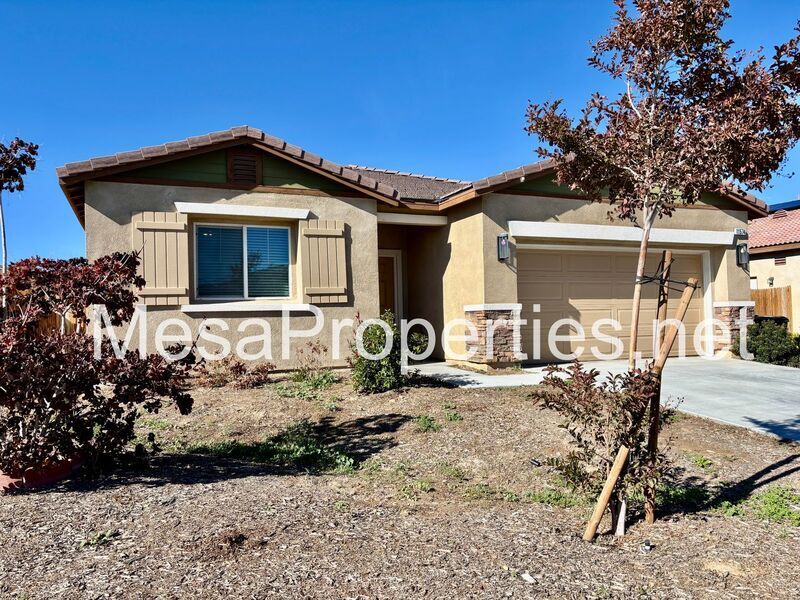 11574 Miranda Dr in Adelanto, CA - Building Photo