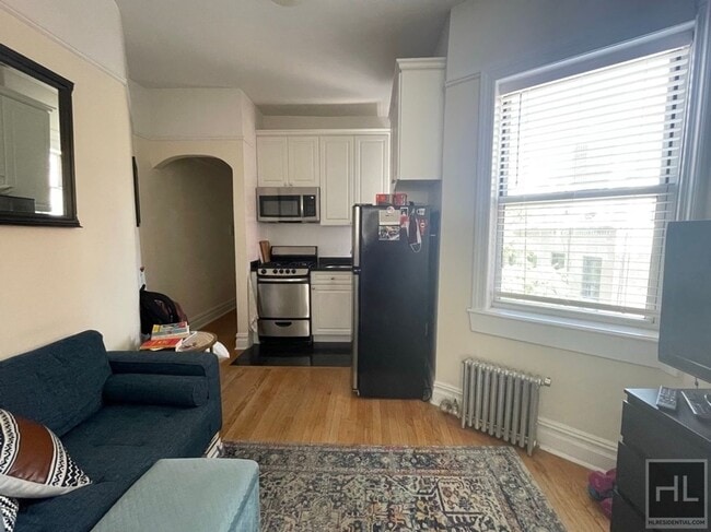 212 Grand St in New York, NY - Building Photo - Building Photo