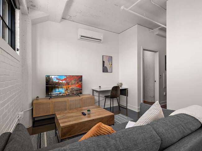 property at 608 N 3rd St