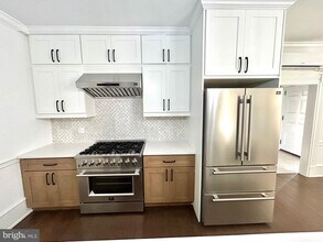 571 N Newtown Street Rd in Newtown Square, PA - Building Photo - Building Photo