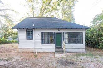 1033 W Broad St in Griffin, GA - Building Photo - Building Photo