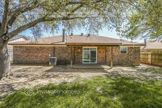 6402 Big Springs Dr in Arlington, TX - Foto de edificio - Building Photo