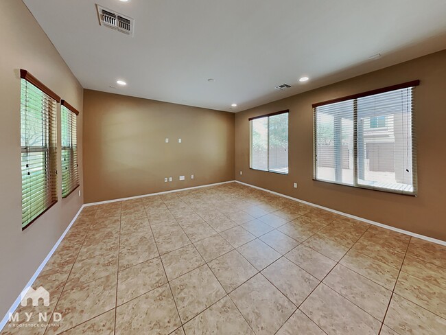 10991 E Midnight Moon Ln in Tucson, AZ - Foto de edificio - Building Photo