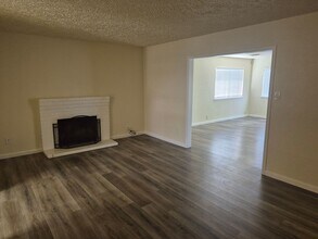 5549 Wilsey Way in Carmichael, CA - Building Photo - Building Photo