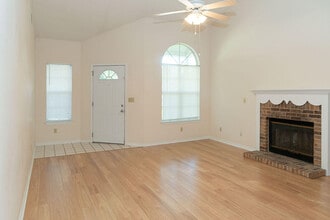 69 7th St in Shalimar, FL - Building Photo - Building Photo