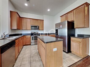 820 Cheryl St in Crowley, TX - Foto de edificio - Building Photo