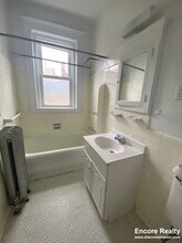 87 Winchester St, Unit 5 in Brookline, MA - Foto de edificio - Building Photo