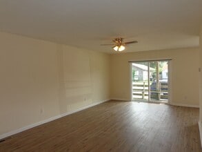 4636 Coronet Ave in Virginia Beach, VA - Building Photo - Building Photo