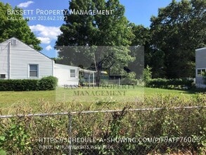 33 Cedar Ave in North Haven, CT - Building Photo - Building Photo