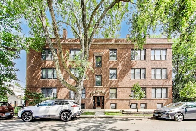property at 1702 W Summerdale Ave