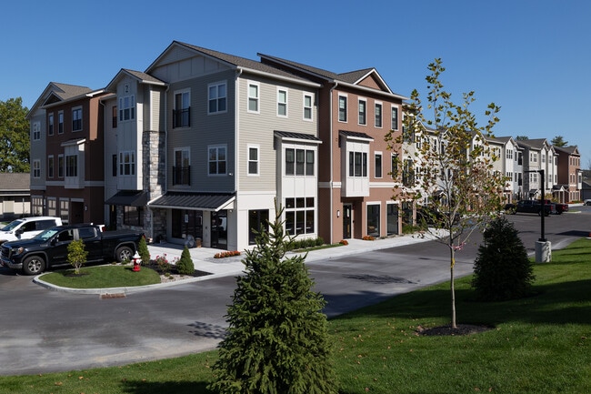 Rilassare at Rivers Ledge in Schenectady, NY - Foto de edificio - Primary Photo
