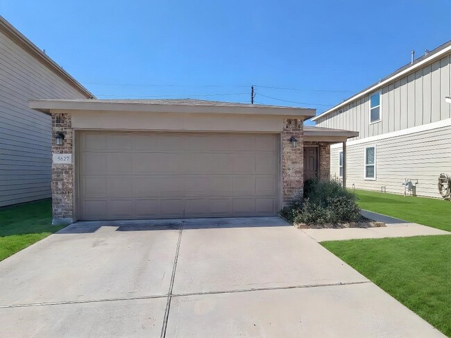 5627 Savanna Pasture Rd in Park Row, TX - Building Photo - Building Photo