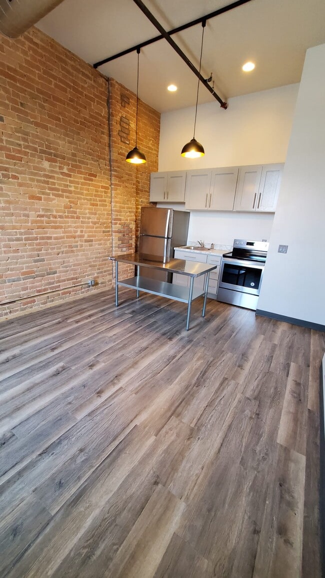 618 Saint Joseph St, Unit #4 in Rapid City, SD - Foto de edificio - Building Photo