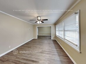 2246 Collins Dr in East Point, GA - Foto de edificio - Building Photo