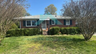 1701 Phillips Ave in Greensboro, NC - Building Photo