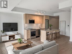 1660 Bloor St W in Toronto, ON - Building Photo