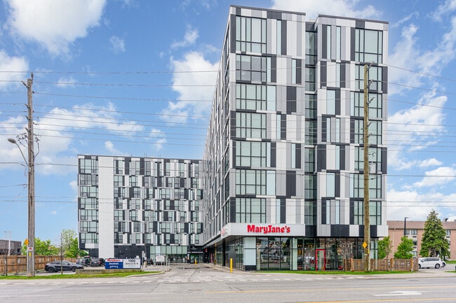 property at 1900 Simcoe St N