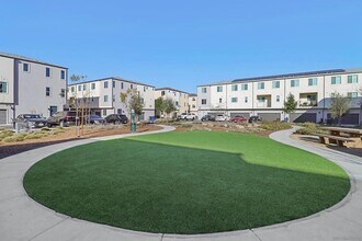 5460 Shorefront Dr in San Diego, CA - Building Photo - Building Photo